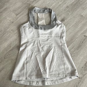 Lululemon top in good condition! Size tag is gone but fits like a 4/6!